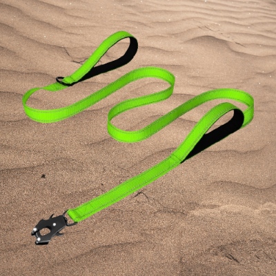 Laisse pour chien LeashFrog™ – couleur vert fluo avec double poignée et clip sécurisé